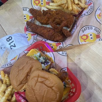 Dave's Hot Chicken - Sliders and tenders - Chicken Shop Near Me - Burbank, California Dave's Hot Chicken - Sliders and tenders - Chicken Shop Near Me - Burbank, California