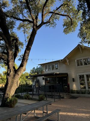 Betsy's at Evelyn's Park by null