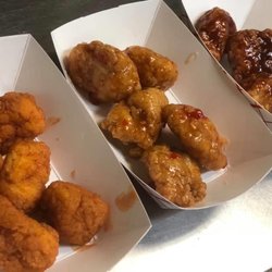Cloud’s Pizza - Boneless wings (BBQ, Hot, or Sweet Chili)