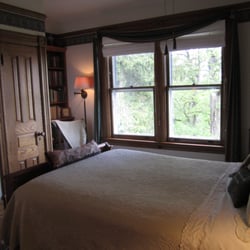 Riverhill Bed and Breakfast - Empire room