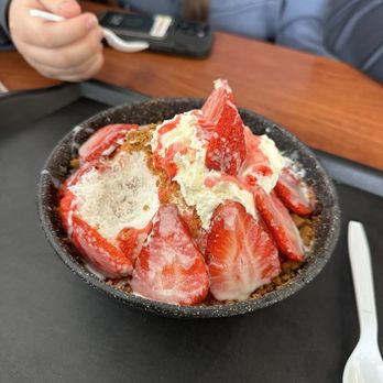 TeaSu Drinks & Desserts - Strawberry bingsu - Bubble Tea Near Me - Albuquerque, New Mexico
