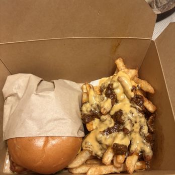 Bunz Burger - Bacon Cheez Burger chili fries - Hot Dogs Near Me - Huntington Beach, California