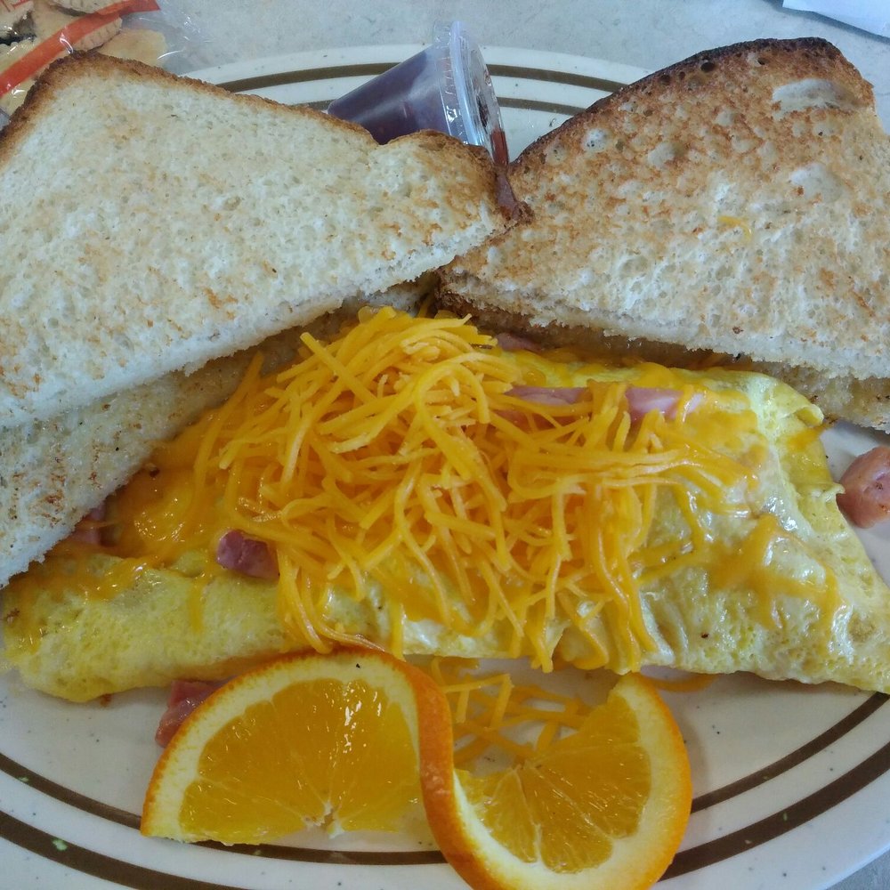 Oak Street Cafe - Ham and cheese omelette with toast - Cafes Near Me - De Pere, Wisconsin