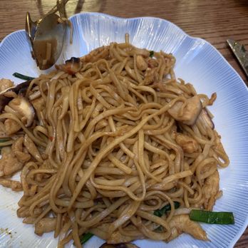 Moli Restaurant - Taiwanese Lo Mein - Chinese Near Me - Greenwich, Connecticut