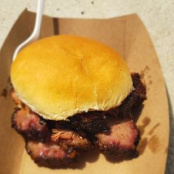 Bob's BBQ Emporium - Cheapest white bun, good meat deserves good bread