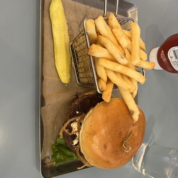 Skylark Diner - Diners Near Me - Edison, New Jersey Skylark Diner - Diners Near Me - Edison, New Jersey