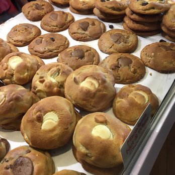 Ben's Cookies - Large selection - Bakeries Near Me - London, XGL