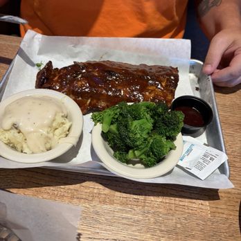 Logan's Roadhouse - Steakhouses Near Me - Hopkinsville, Kentucky Logan's Roadhouse - Steakhouses Near Me - Hopkinsville, Kentucky