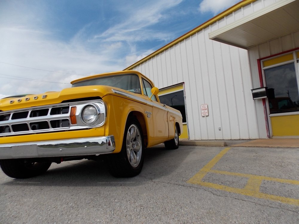 ROYCE’S PAINT & BODY SHOP Updated May 2024 10 Photos 2713 E