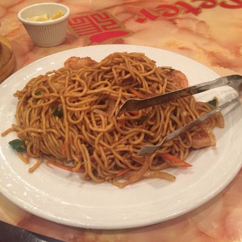Peter Chang - Lomein with shrimp. Was well made, noodles were chewy and not overcooked. - Szechuan Near Me - Arlington, Virginia Peter Chang - Lomein with shrimp. Was well made, noodles were chewy and not overcooked. - Szechuan Near Me - Arlington, Virginia
