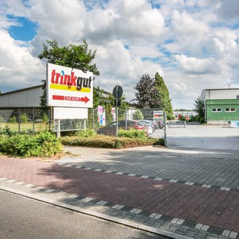 trinkgut - Einfahrt - Beverage Store Near Me - Dusseldorf, NW trinkgut - Einfahrt - Beverage Store Near Me - Dusseldorf, NW