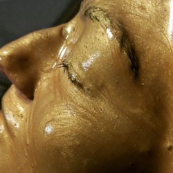 Luxe Laser Lounge - Casmara Gold Algae Peel-off facial mask.