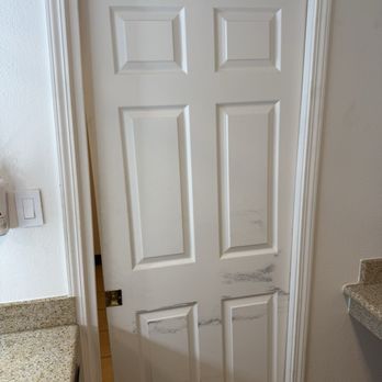 Brookdale Lodge - Broken doors and dirty towels less than 30 seconds on entering - Hotels Near Me - Brookdale, California Brookdale Lodge - Broken doors and dirty towels less than 30 seconds on entering - Hotels Near Me - Brookdale, California