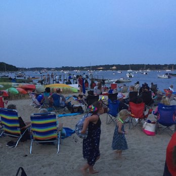 Ropes beach - Community gathering for fireworks. - Beaches Near Me - Cotuit, Massachusetts Ropes beach - Community gathering for fireworks. - Beaches Near Me - Cotuit, Massachusetts