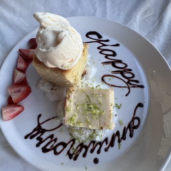 Ocean 362 - Key lime pie and upside down pineapple - Caribbean Near Me - St. John, Virgin Islands
