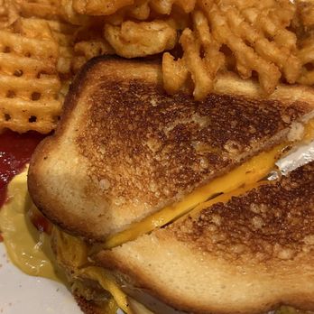 The Crow's Nest - Grilled Cheese - Breakfast & Brunch Near Me - Maplewood, Missouri