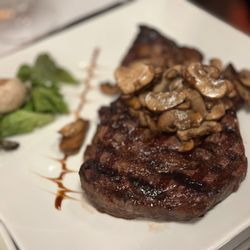Roxy's Restaurant and Bar
