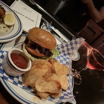 Dear Jane's - HH Burger and chips - Seafood Near Me - Marina del Rey, California