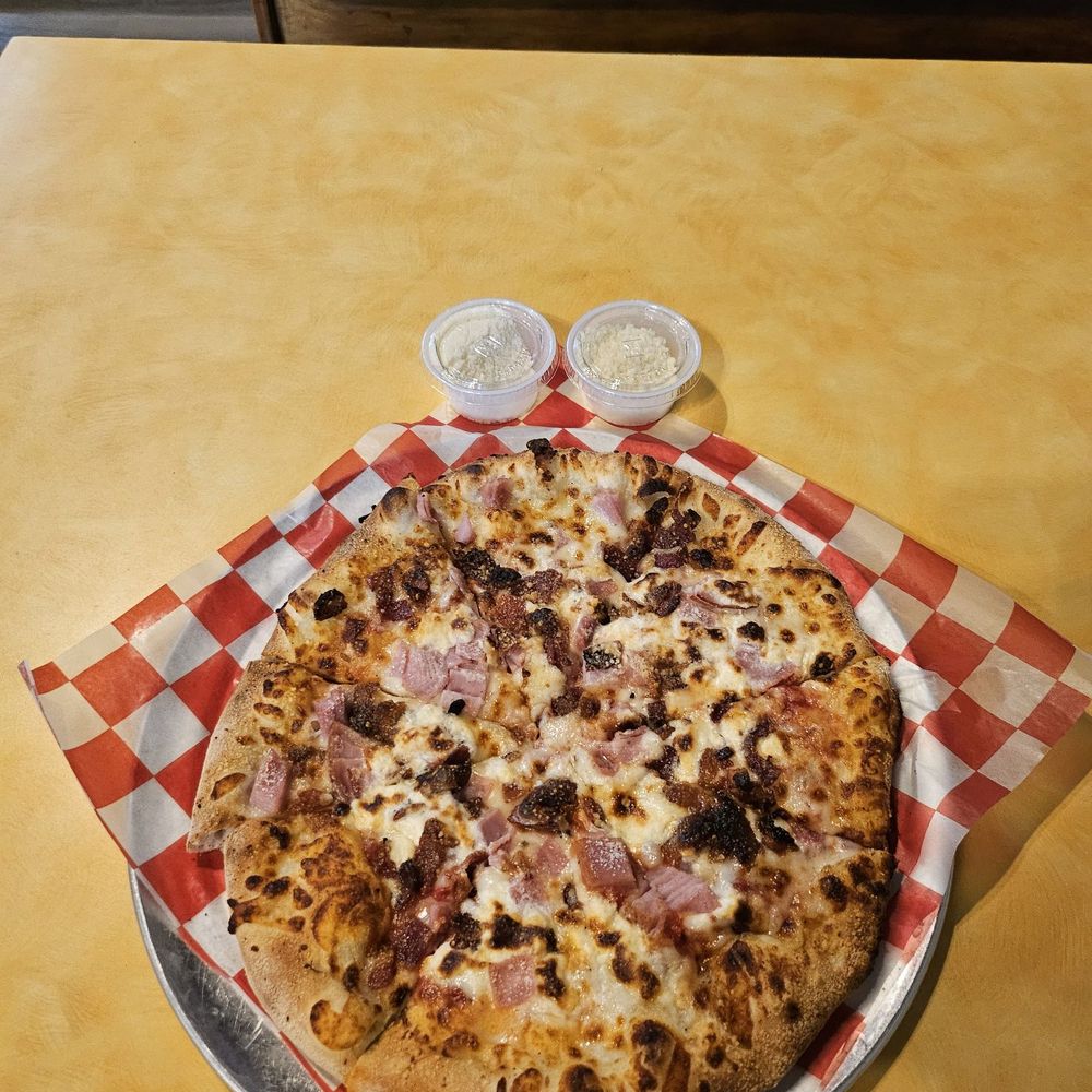 The Compass - Habanero Hawaiian Pizza ( I had them omit the pineapple, I don't like pineapple on my pizza). - Pizza Near Me - McAlester, Oklahoma