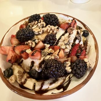 Truth & Tonic - Caramelized banana split. Vegan. SO freaking amazing. Must get - Breakfast & Brunch Near Me - Las Vegas, Nevada Truth & Tonic - Caramelized banana split. Vegan. SO freaking amazing. Must get - Breakfast & Brunch Near Me - Las Vegas, Nevada