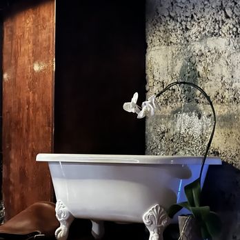 Bathtub Gin - The bathtub they make the gin in I presume - Cocktail Bars Near Me - Seattle, Washington Bathtub Gin - The bathtub they make the gin in I presume - Cocktail Bars Near Me - Seattle, Washington