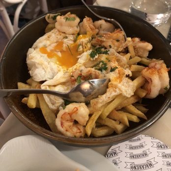 Casa Macareno - Huevos rotos con gambones al ajillo - Tapas/Small Plates Near Me - Madrid, M