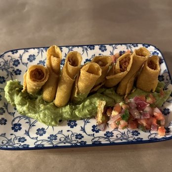 Puente Pub - Taquitos - Latin American Near Me - Farmington, Connecticut