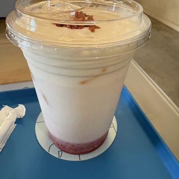 Gong Gan - Strawberry latte - Coffee & Tea Near Me - Duluth, Georgia