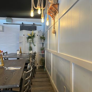 Estimes Cafe - Breakfast & Brunch Near Me - Colonia, New Jersey