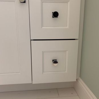 Jackson Kitchen Designs - They sent two new drawer fronts and told me they had no in-house person who could put the new drawer fronts on. - General Contractors Near Me - North Andover, Massachusetts