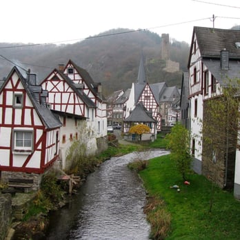 Altstadt - Landmarks & Historical Buildings Near Me - Monreal, RP