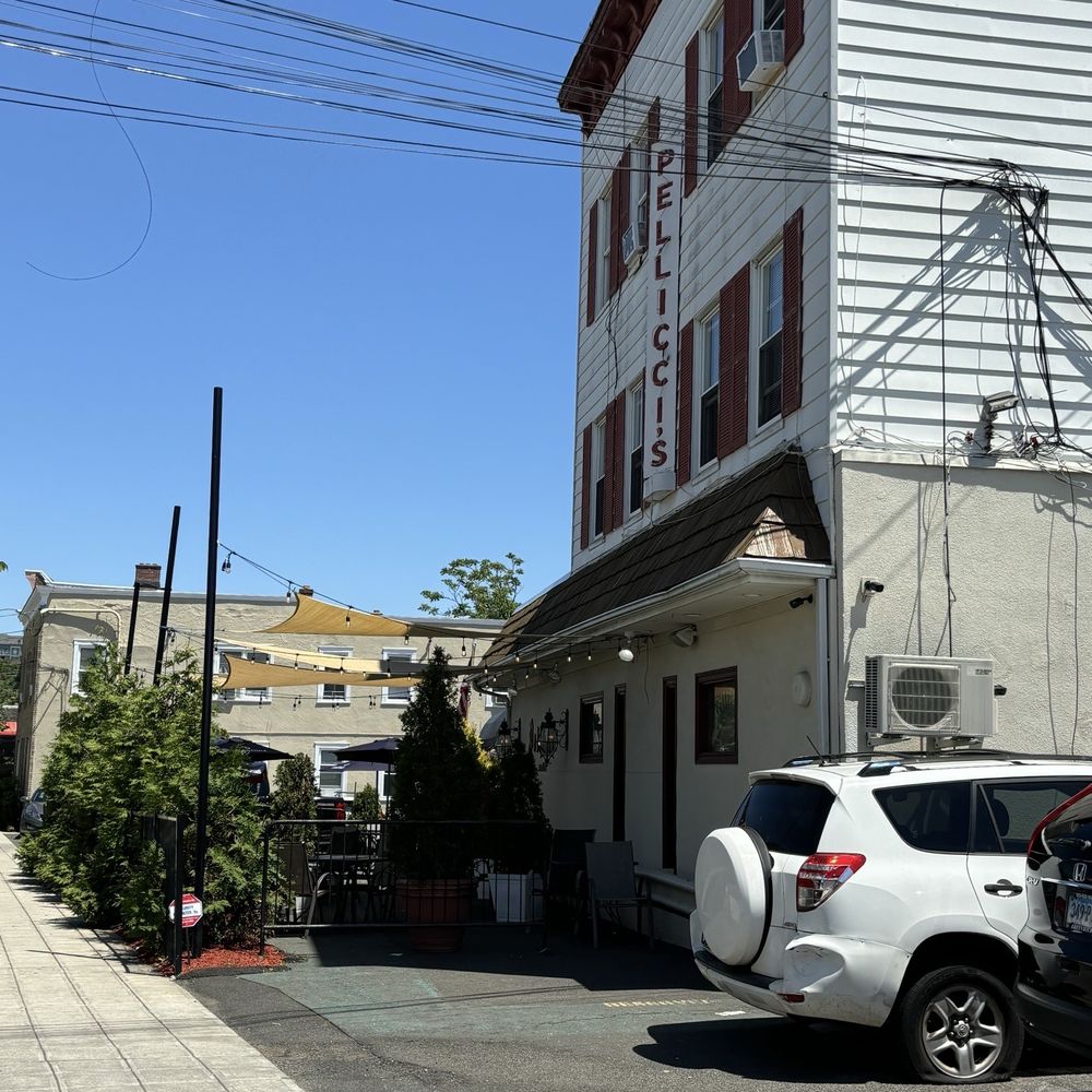 Pellicci's - Italian Near Me - Stamford, Connecticut