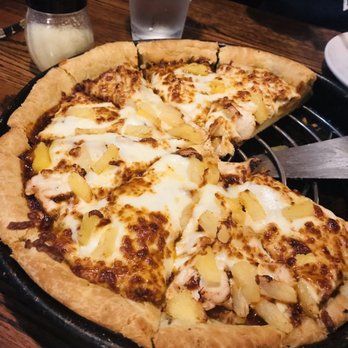 Uno Pizzeria & Grill - Deep dish bbq chicken pizza !! Large - Pizza Near Me - Orlando, Florida