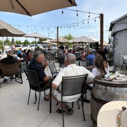 Christopher Cellars - Outside seating