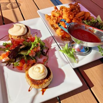 Gelston House - Crab cakes and calamari - Seafood Near Me - East Haddam, Connecticut