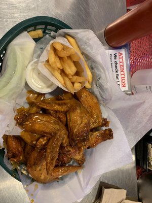 Wing Basket by null