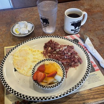 Black Bear Diner Vallejo - Corned Beef Hash (280 cals.) - American Near Me - Vallejo, California