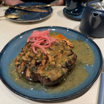 kann - Pork chop with pickled onion, carrots and a crazy good sauce! - Caribbean Near Me - Portland, Oregon kann - Pork chop with pickled onion, carrots and a crazy good sauce! - Caribbean Near Me - Portland, Oregon