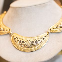Crow & Teapot - Vintage inspired necklaces in our costume jewelry section