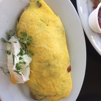 Joan's on Third - Bacon and mushroom Omelet - Breakfast & Brunch Near Me - Studio City, California