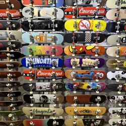 Independent Outlet Skateboards Amsterdam - Skateboard wall