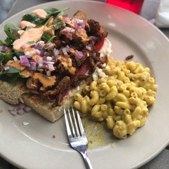 The Bark - Oyster Mushroom po boy - Vegan Near Me - Tallahassee, Florida