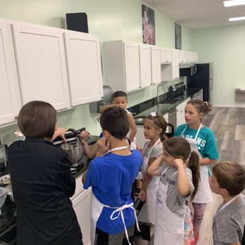 Young Chefs Academy - Using mixer - Cooking Schools Near Me - Strongsville, Ohio Young Chefs Academy - Using mixer - Cooking Schools Near Me - Strongsville, Ohio