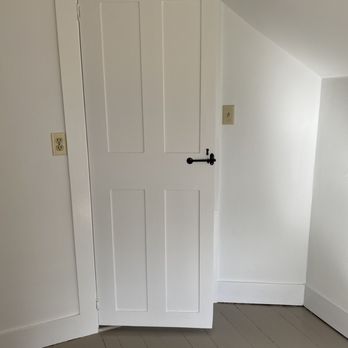 Seixas Painting - One refurbished door of many. Amazing result. - Painters Near Me Seixas Painting - One refurbished door of many. Amazing result. - Painters Near Me