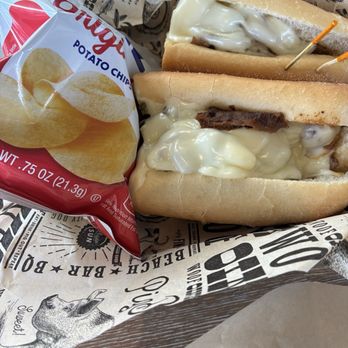 PigDog Beach Bar - Cheesesteak - Bars Near Me - Wildwood, New Jersey