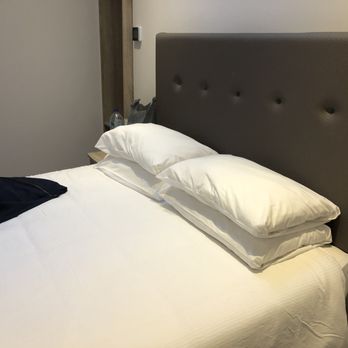 Tatler Jack - Small decent room - Pubs Near Me - Killarney, Kentucky
