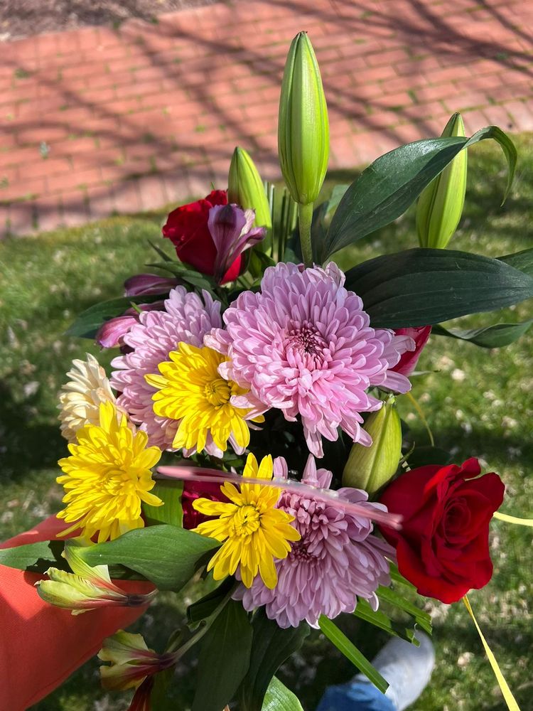 BIG CITY FLOWERS Updated September 2024 212 East Main St, Bound