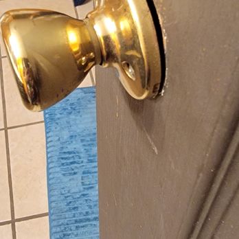 Cabins USA - Bathroom doorknob about to come off - Vacation Rentals Near Me - Sevierville, Tennessee Cabins USA - Bathroom doorknob about to come off - Vacation Rentals Near Me - Sevierville, Tennessee