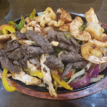 Cielito Mexican Restaurant - Mixed fajitas - Mexican Near Me - Plano, Illinois