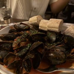 Vinnie's Neighborhood Italian - South Asheville - Mussels